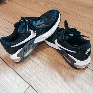 NIKE AirMax shoes size 7